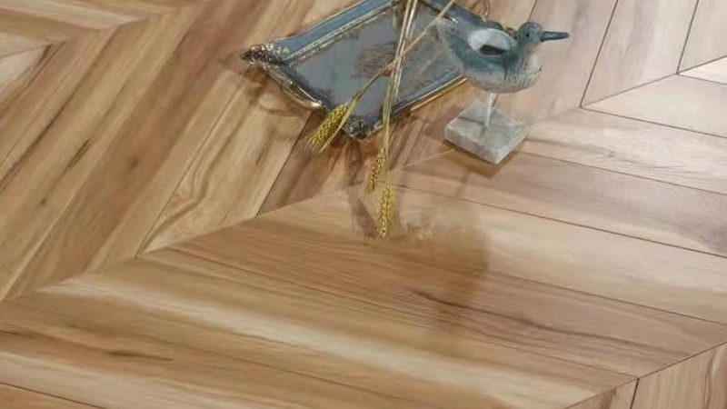 选择专业的SPC地板上门安装服务，需要关注以下因素：
